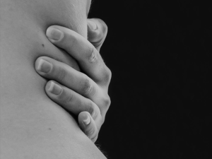 여자 오른쪽 옆구리 통증 옆구리뒤 통증 증상 원인 관리방법 진료정보